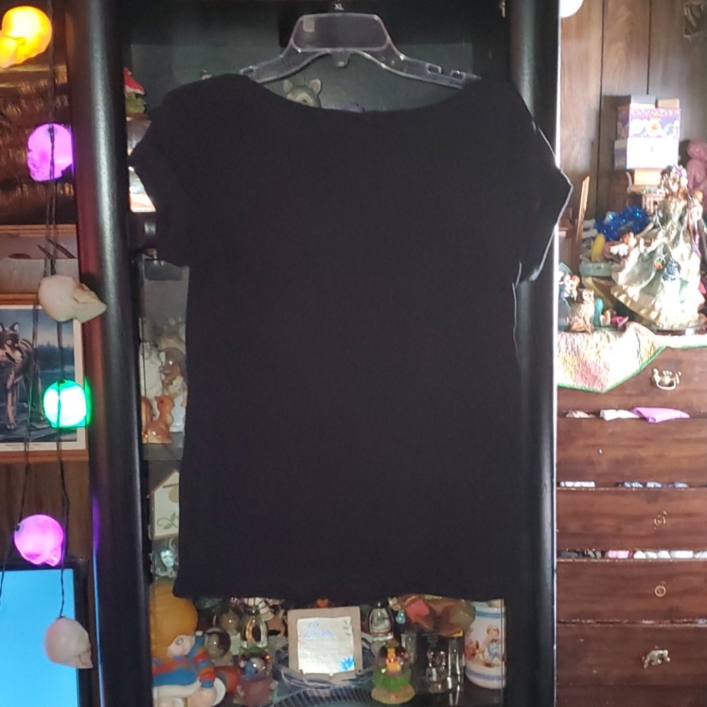 Pink vs short sleeve tee - Picture 3 of 3
